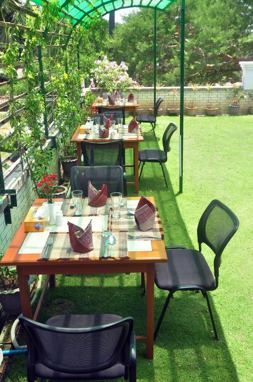Golden Rose Guest House Old Bagan Buitenkant foto