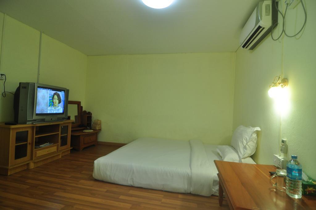 Golden Rose Guest House Old Bagan Buitenkant foto
