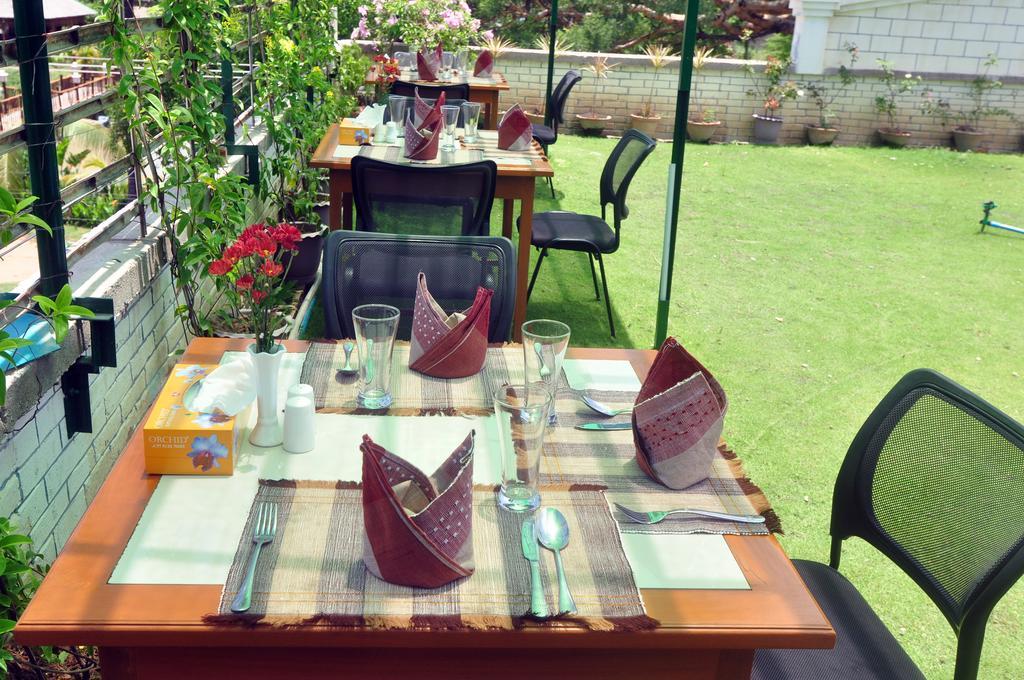 Golden Rose Guest House Old Bagan Buitenkant foto