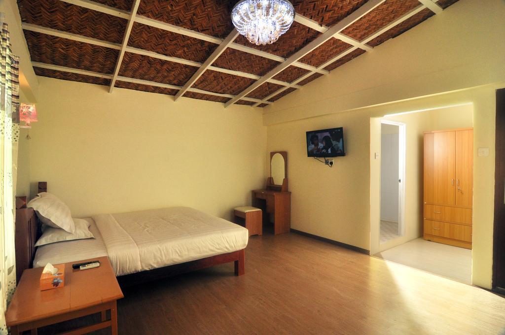 Golden Rose Guest House Old Bagan Buitenkant foto