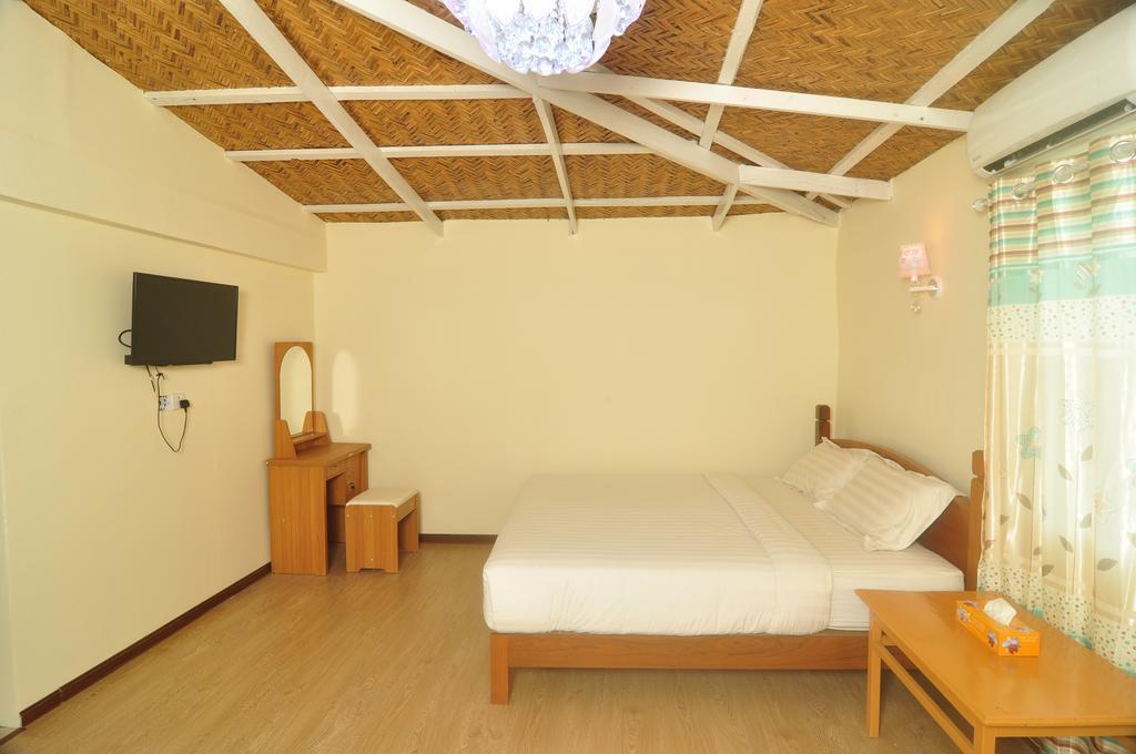 Golden Rose Guest House Old Bagan Buitenkant foto